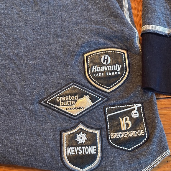 Long sleeve designer t - Picture 7 of 8